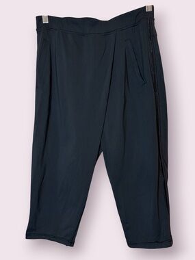 Lululemon Retreat Yogi Crop Wrap Front Workout Pants Black Size 4